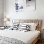 Majestic Sea View Apartment